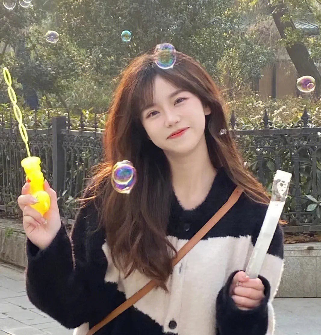 女王蜂游戏 封面